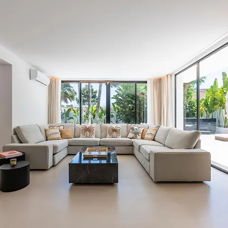 Peman Luxurious Beachside Марбелья