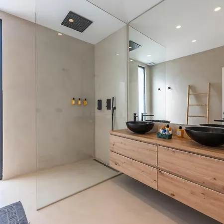 Вилла Peman Luxurious Beachside Марбелья