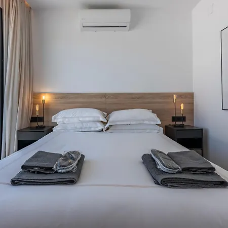 Peman Luxurious Beachside