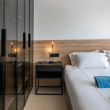 Peman Luxurious Beachside *