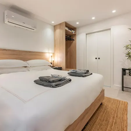 Peman Luxurious Beachside *