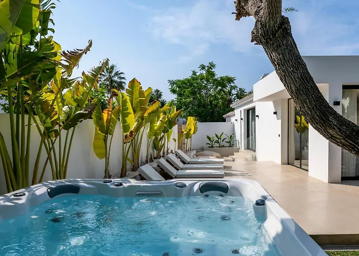Peman Luxurious Beachside