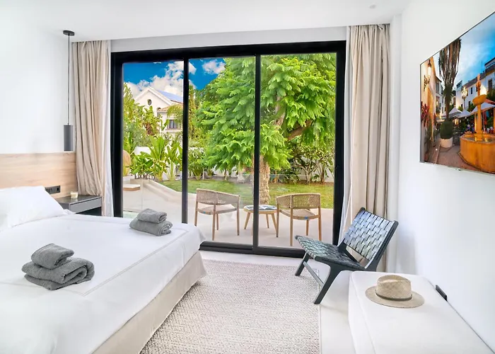 Peman Luxurious Beachside فيلة