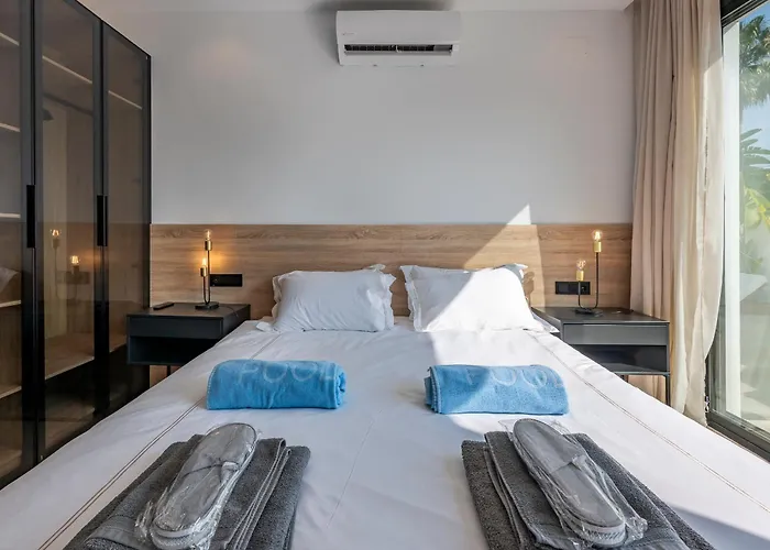 Peman Luxurious Beachside فيلة *