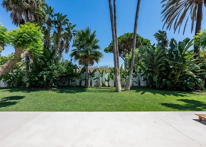 Peman Luxurious Beachside فيلة ماربيا