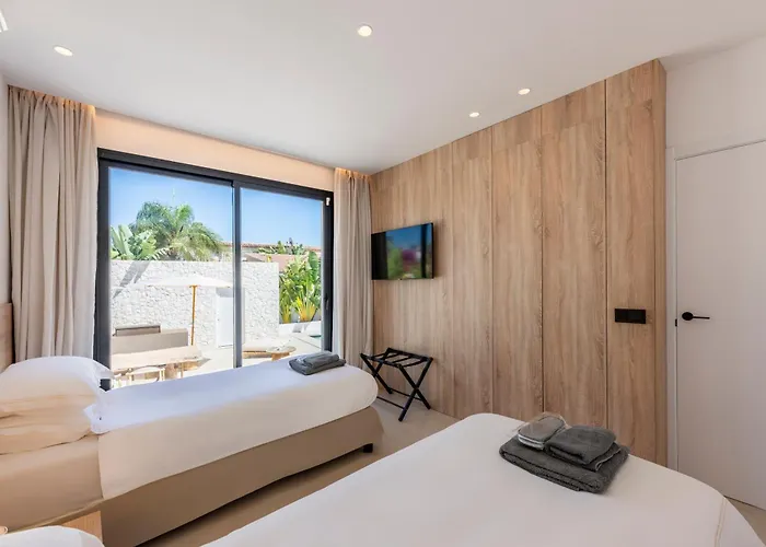 Peman Luxurious Beachside فيلة *