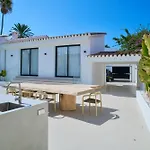 Вилла Peman Luxurious Beachside
