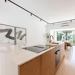Peman Luxurious Beachside Вилла *