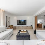 Peman Luxurious Beachside *