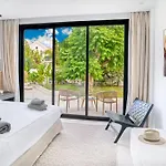 Peman Luxurious Beachside Vila
