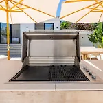 Peman Luxurious Beachside Вилла *