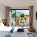 Vila Peman Luxurious Beachside