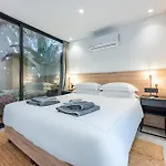 Peman Luxurious Beachside Вилла