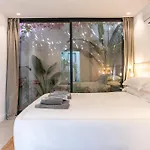 Peman Luxurious Beachside Вилла