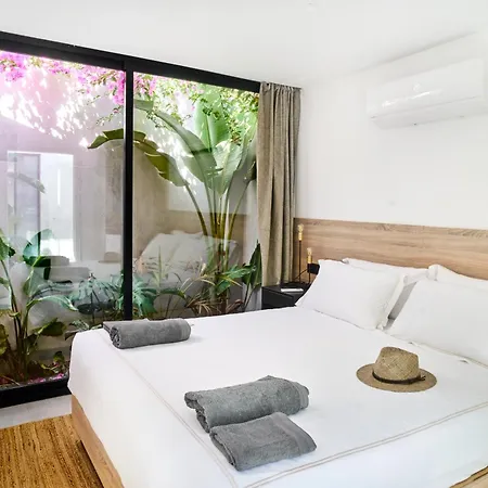Peman Luxurious Beachside