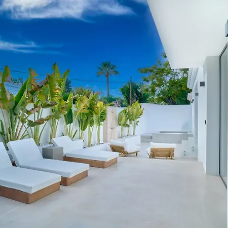 Peman Luxurious Beachside Βίλα *