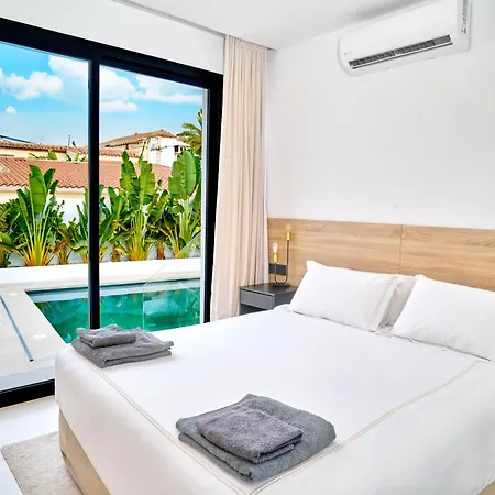 Peman Luxurious Beachside Βίλα *
