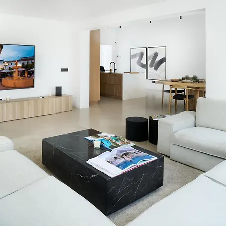 Peman Luxurious Beachside Villa Marbellac