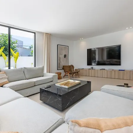 Peman Luxurious Beachside Marbellac