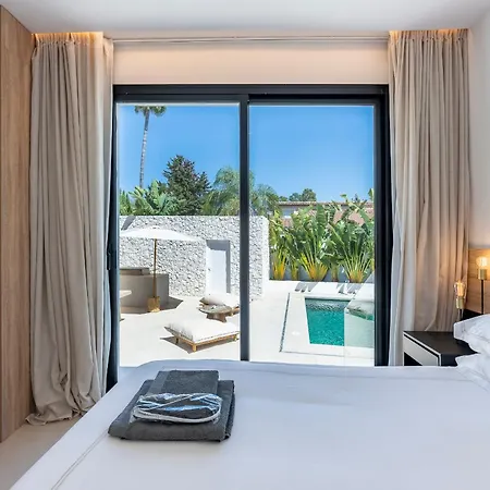 Villa Peman Luxurious Beachside