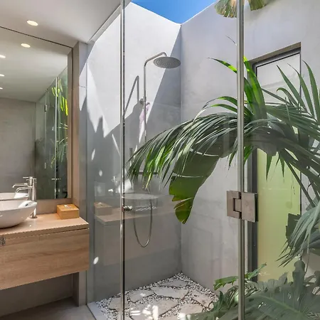 Peman Luxurious Beachside *