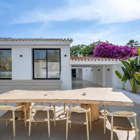 Vila Peman Luxurious Beachside