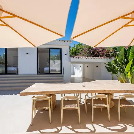 Peman Luxurious Beachside *