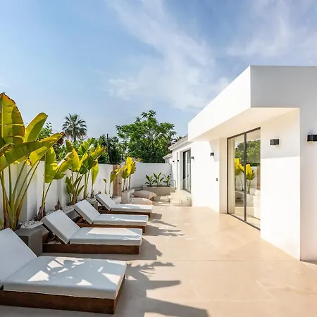 Villa Peman Luxurious Beachside