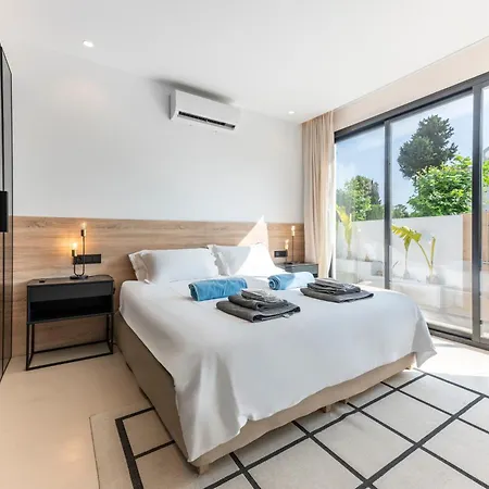 ヴィラ Peman Luxurious Beachside