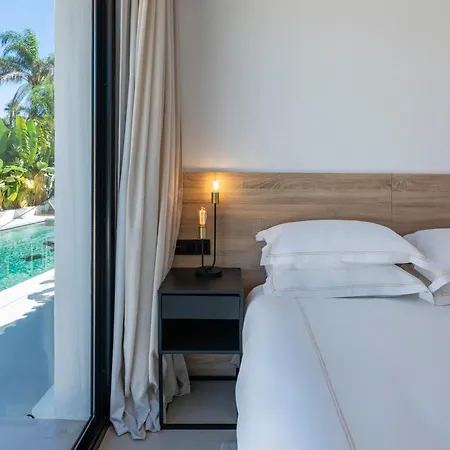 ヴィラ Peman Luxurious Beachside *