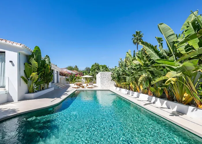 Villa Peman Luxurious Beachside