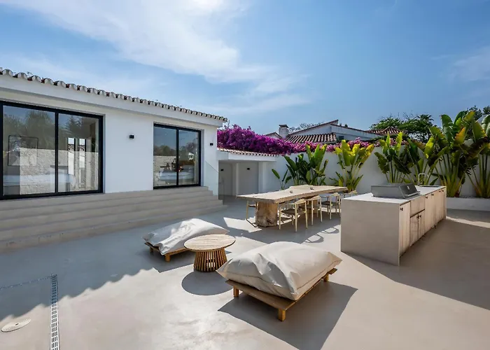 Peman Luxurious Beachside *