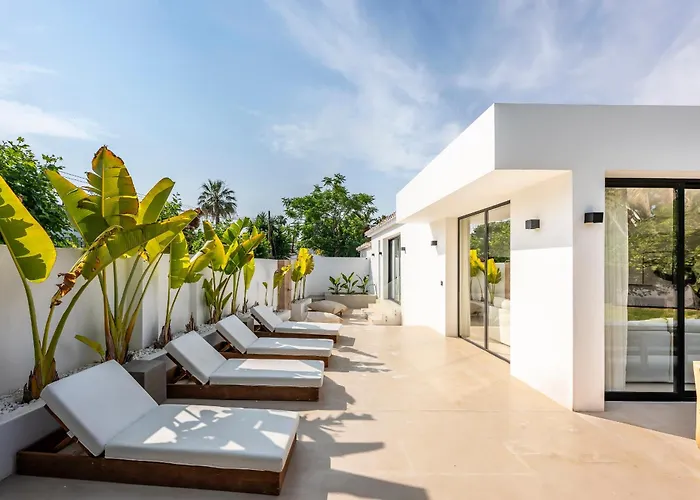 Villa Peman Luxurious Beachside