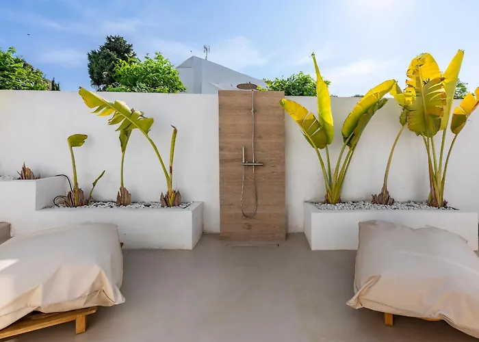Villa Peman Luxurious Beachside *