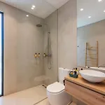 Peman Luxurious Beachside Villa Marbella