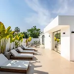 Villa Peman Luxurious Beachside