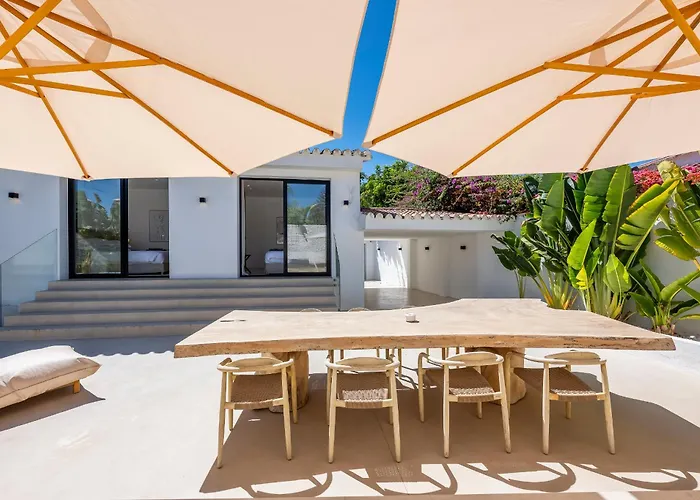 Peman Luxurious Beachside *