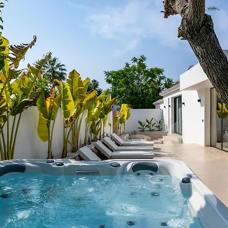 Peman Luxurious Beachside