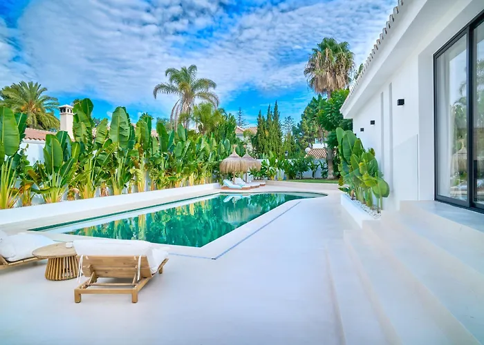 Peman Luxurious Beachside