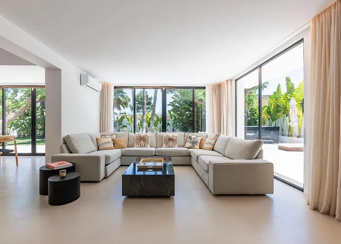 Peman Luxurious Beachside 马尔韦利亚