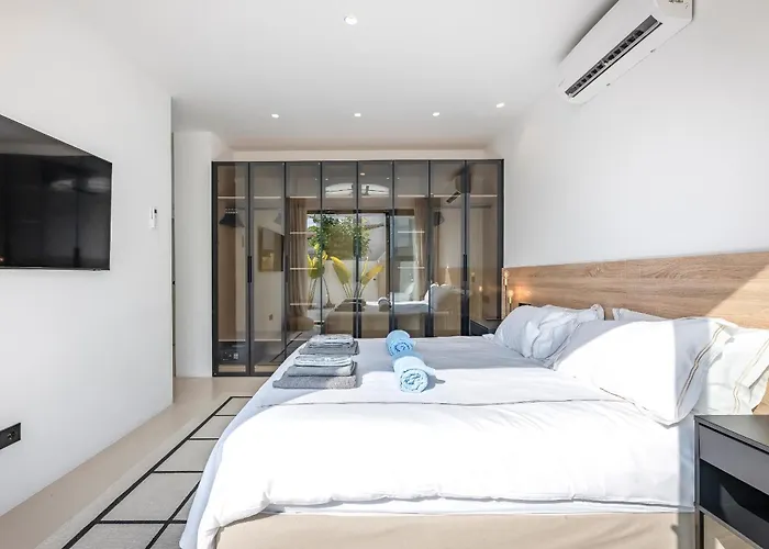 Peman Luxurious Beachside 别墅 马尔韦利亚