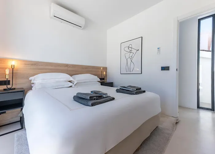 Peman Luxurious Beachside *